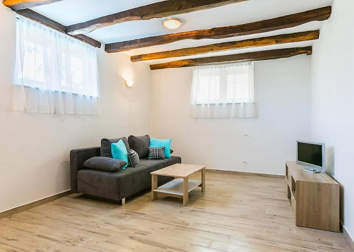 Niko Vikendica Medulin